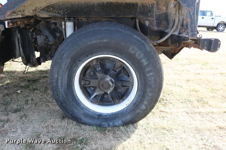 image for item DD0007 1988 Kenworth LW900 flatbed truck