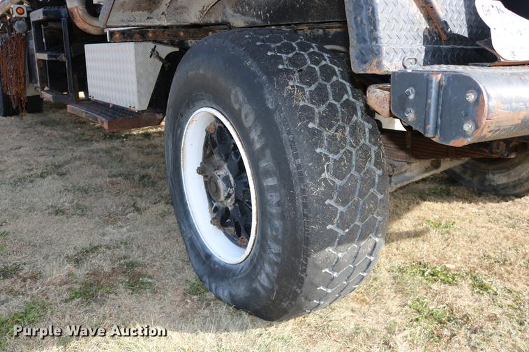 image for item DD0007 1988 Kenworth LW900 flatbed truck