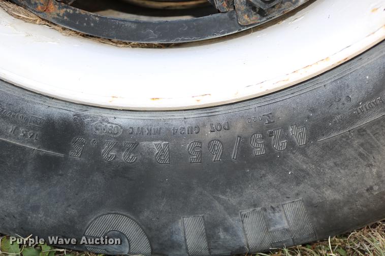 image for item DD0007 1988 Kenworth LW900 flatbed truck