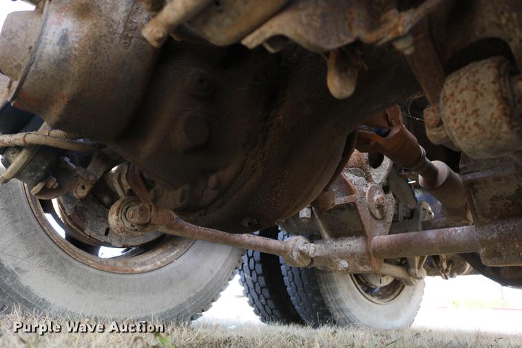 image for item DD0007 1988 Kenworth LW900 flatbed truck