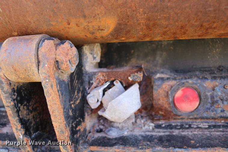 image for item DD0007 1988 Kenworth LW900 flatbed truck