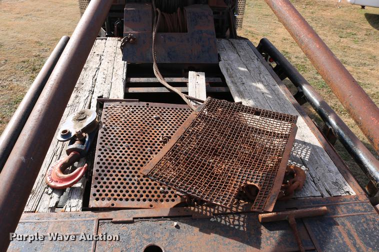 image for item DD0007 1988 Kenworth LW900 flatbed truck