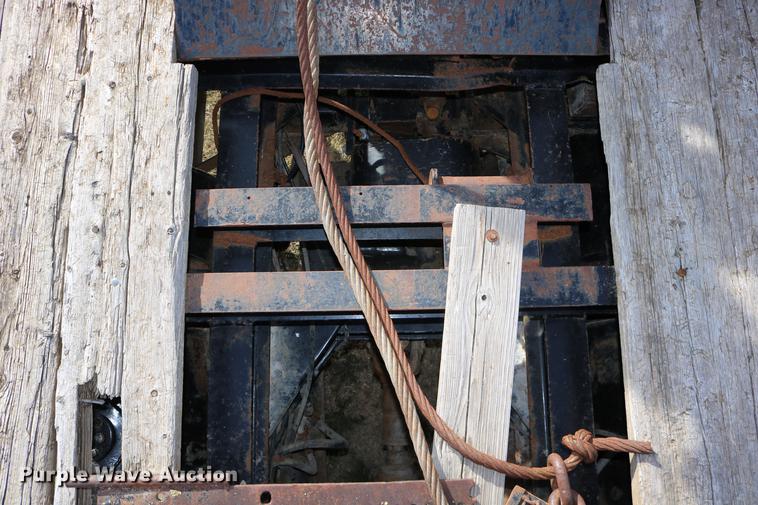 image for item DD0007 1988 Kenworth LW900 flatbed truck