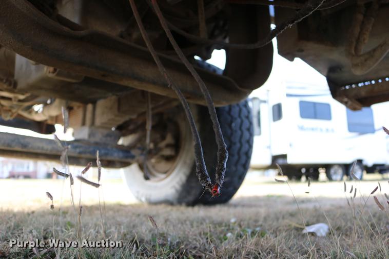 image for item DD0007 1988 Kenworth LW900 flatbed truck