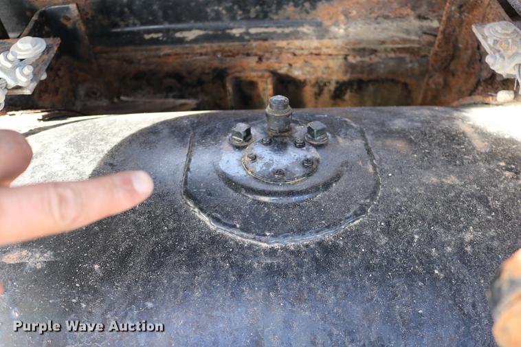 image for item DD0007 1988 Kenworth LW900 flatbed truck