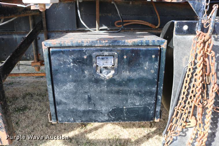 image for item DD0007 1988 Kenworth LW900 flatbed truck