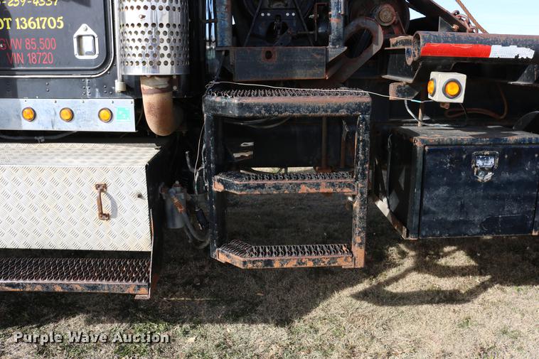 image for item DD0007 1988 Kenworth LW900 flatbed truck