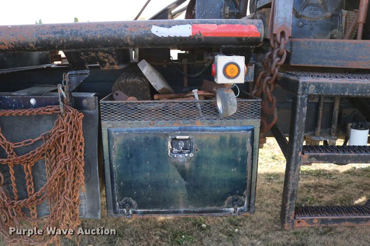 image for item DD0007 1988 Kenworth LW900 flatbed truck