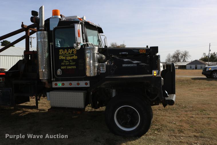 image for item DD0007 1988 Kenworth LW900 flatbed truck