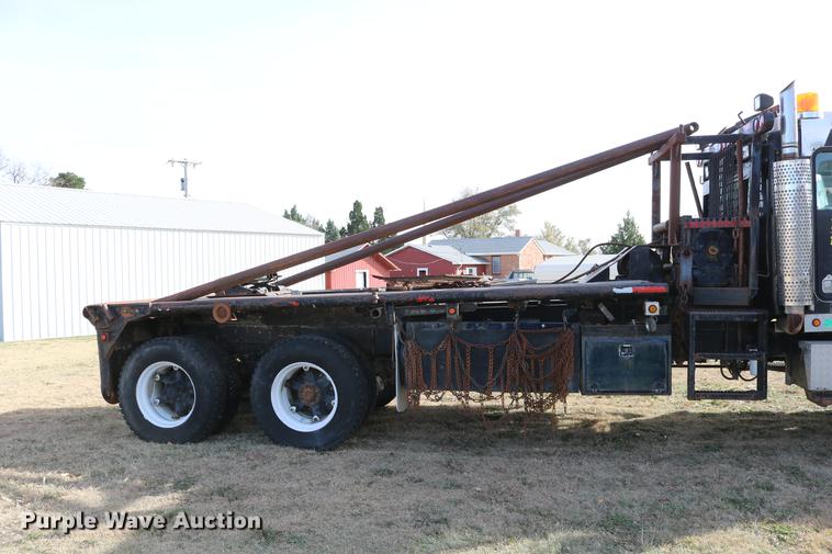 image for item DD0007 1988 Kenworth LW900 flatbed truck