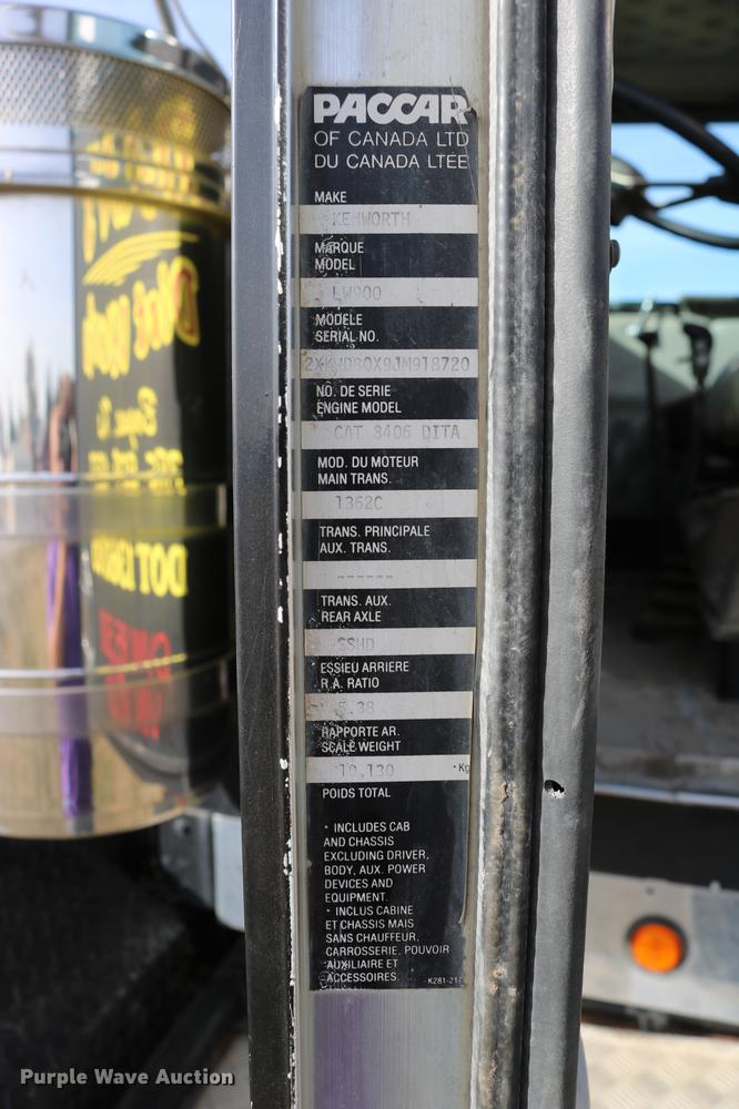 image for item DD0007 1988 Kenworth LW900 flatbed truck