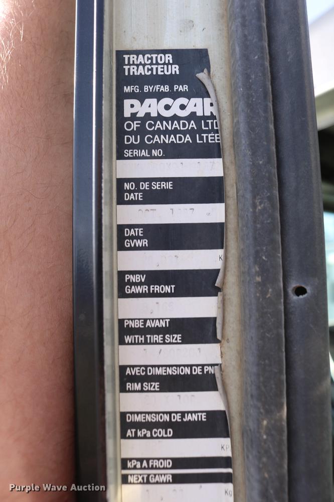 image for item DD0007 1988 Kenworth LW900 flatbed truck