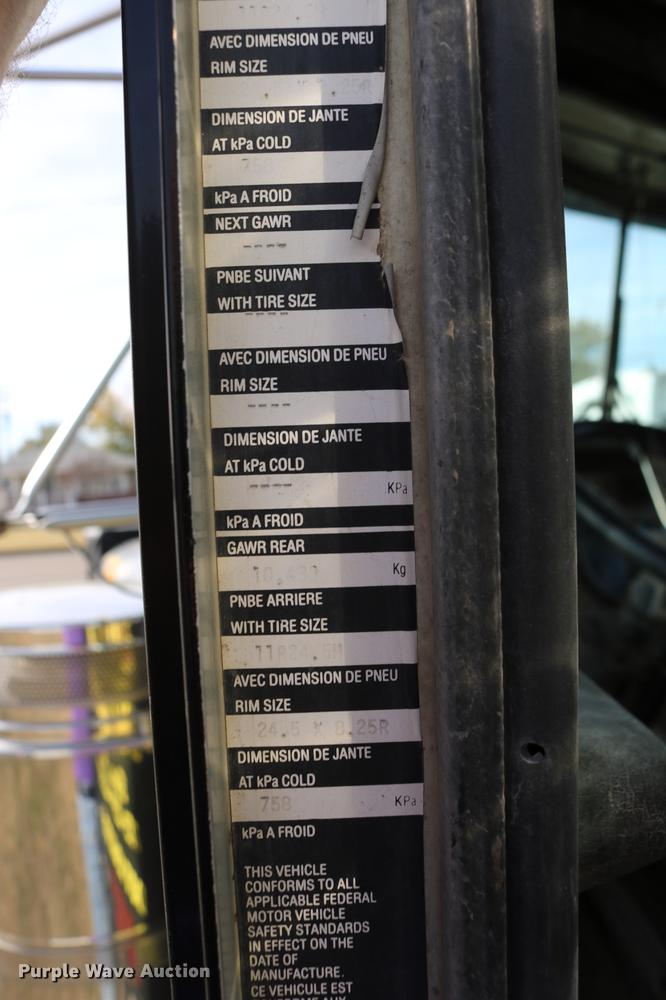 image for item DD0007 1988 Kenworth LW900 flatbed truck