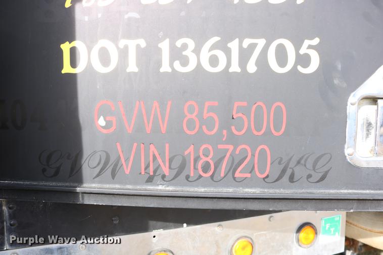 image for item DD0007 1988 Kenworth LW900 flatbed truck