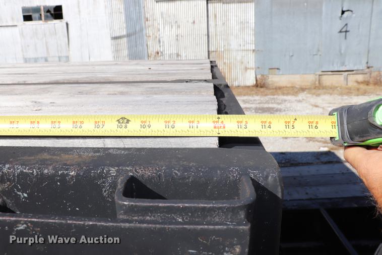 image for item ED9646 1996 Transcraft lowboy equipment trailer