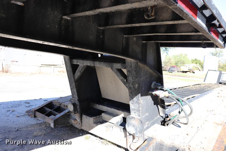 image for item ED9646 1996 Transcraft lowboy equipment trailer