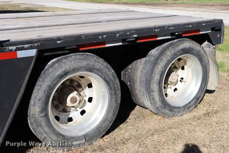 image for item ED9646 1996 Transcraft lowboy equipment trailer