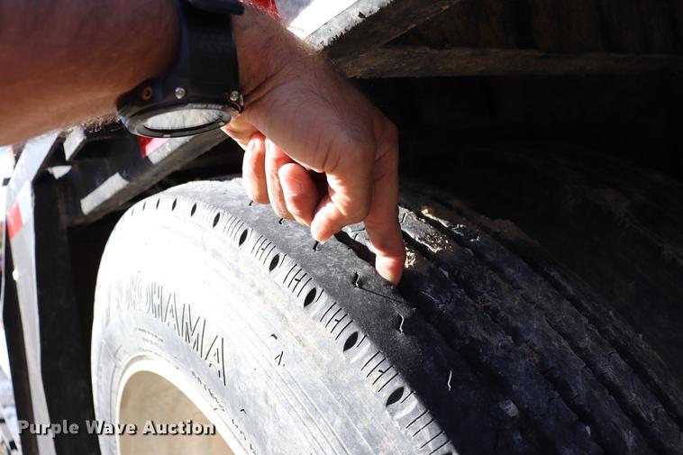 image for item ED9646 1996 Transcraft lowboy equipment trailer