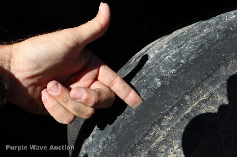 image for item ED9646 1996 Transcraft lowboy equipment trailer