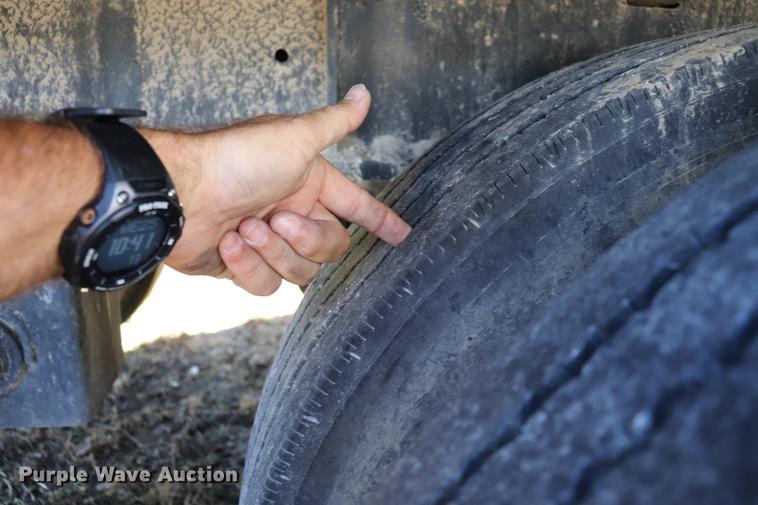 image for item ED9646 1996 Transcraft lowboy equipment trailer