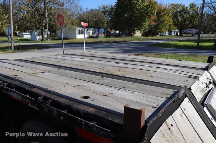 image for item ED9646 1996 Transcraft lowboy equipment trailer