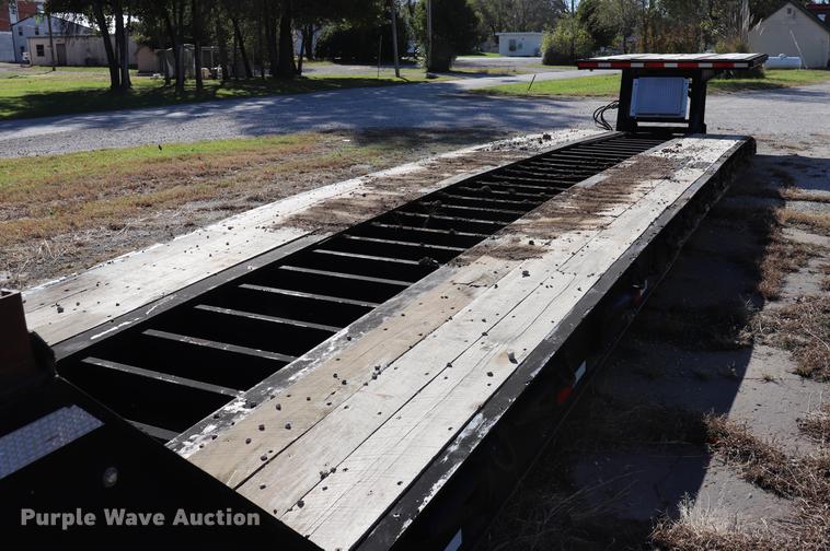 image for item ED9646 1996 Transcraft lowboy equipment trailer