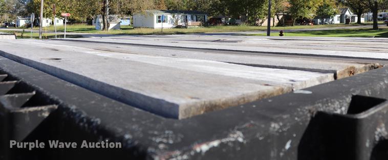 image for item ED9646 1996 Transcraft lowboy equipment trailer