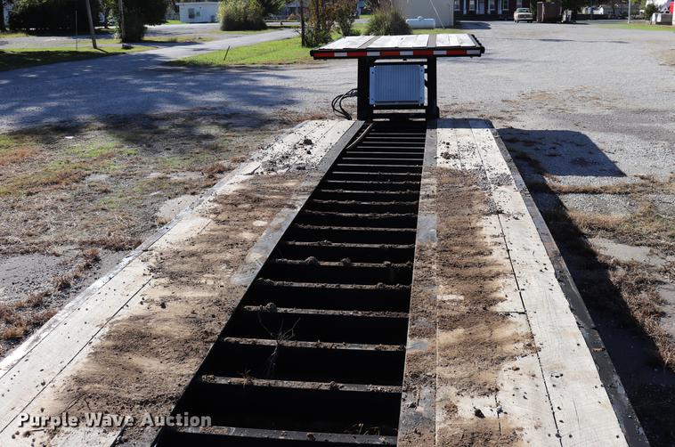 image for item ED9646 1996 Transcraft lowboy equipment trailer