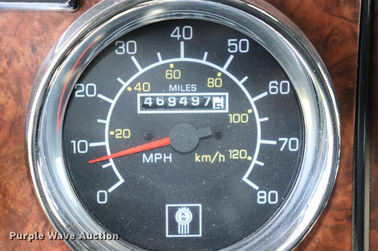 image for item ED9647 2005 Kenworth W900L semi truck