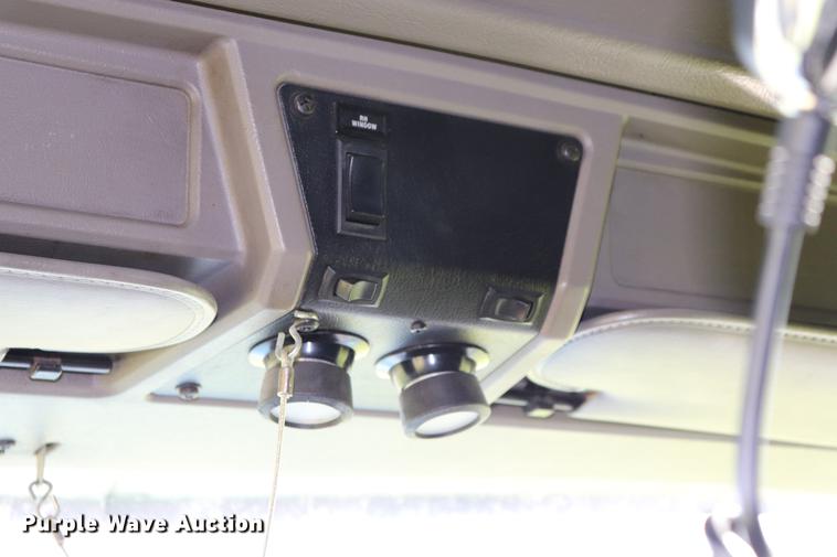 image for item ED9647 2005 Kenworth W900L semi truck