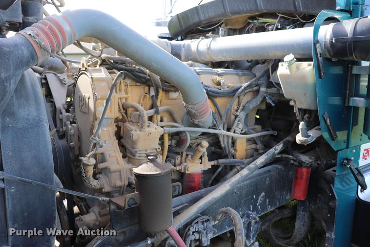 image for item ED9647 2005 Kenworth W900L semi truck