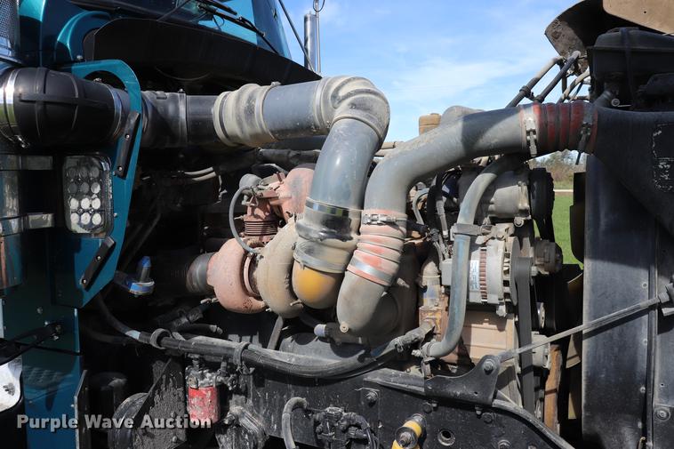 image for item ED9647 2005 Kenworth W900L semi truck