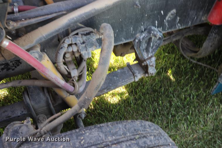 image for item ED9647 2005 Kenworth W900L semi truck