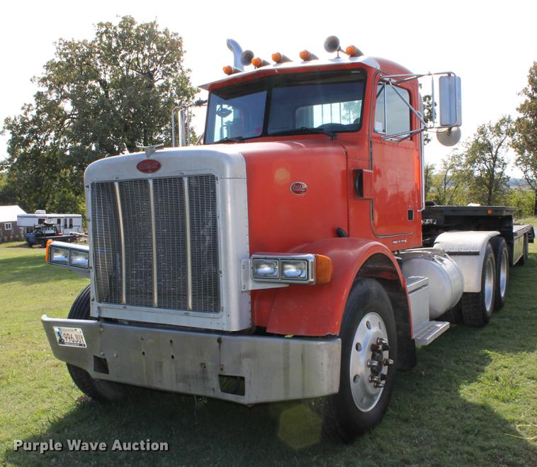 image for item ED9674 1992 Peterbilt 378 semi truck
