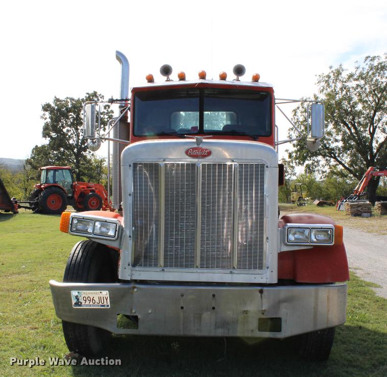image for item ED9674 1992 Peterbilt 378 semi truck