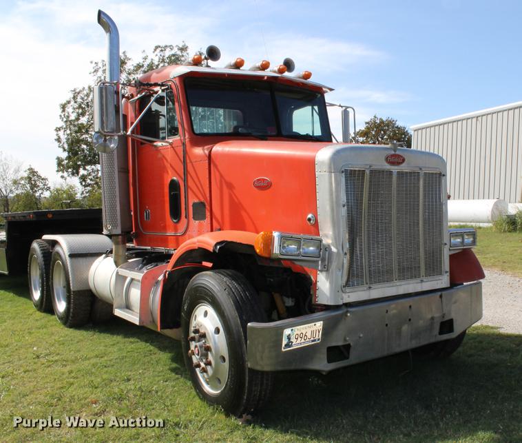 image for item ED9674 1992 Peterbilt 378 semi truck