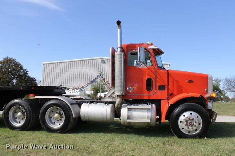 image for item ED9674 1992 Peterbilt 378 semi truck
