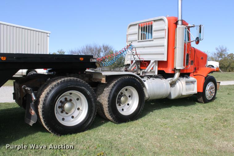 image for item ED9674 1992 Peterbilt 378 semi truck