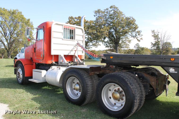 image for item ED9674 1992 Peterbilt 378 semi truck