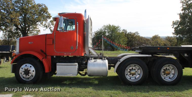 image for item ED9674 1992 Peterbilt 378 semi truck