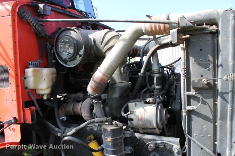 image for item ED9674 1992 Peterbilt 378 semi truck