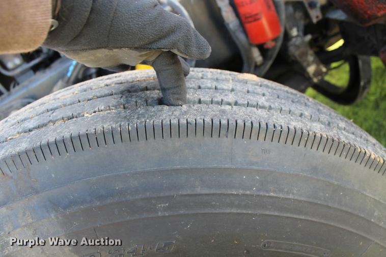 image for item ED9674 1992 Peterbilt 378 semi truck