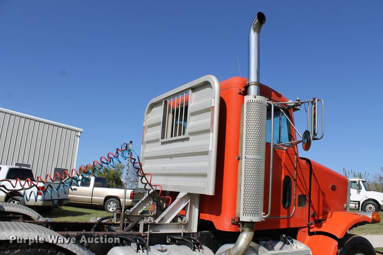 image for item ED9674 1992 Peterbilt 378 semi truck