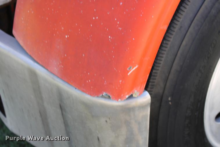 image for item ED9674 1992 Peterbilt 378 semi truck