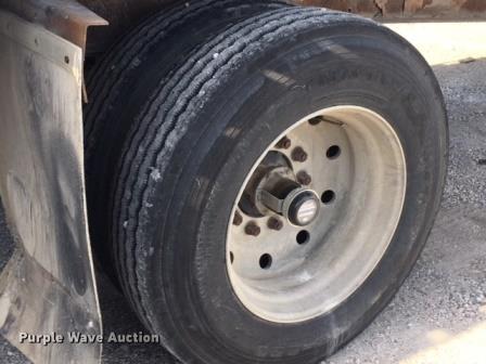 image for item G1646 1997 Transcraft flatbed trailer