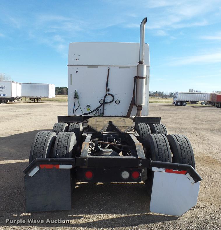 image for item J5400 2006 International 9400i semi truck