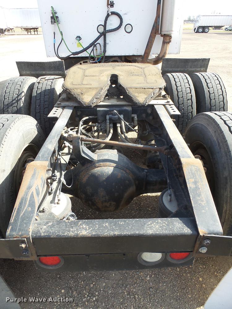 image for item J5400 2006 International 9400i semi truck