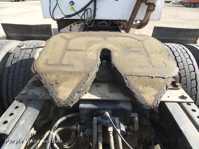 image for item J5400 2006 International 9400i semi truck