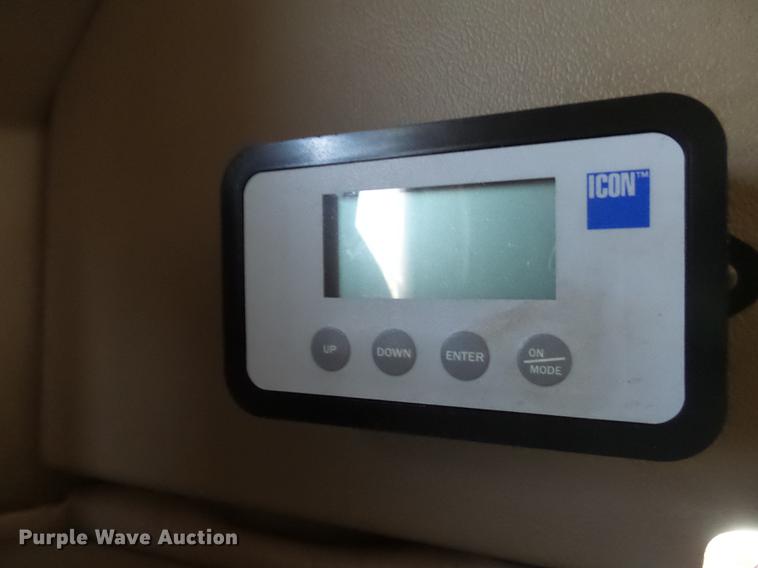 image for item J5400 2006 International 9400i semi truck