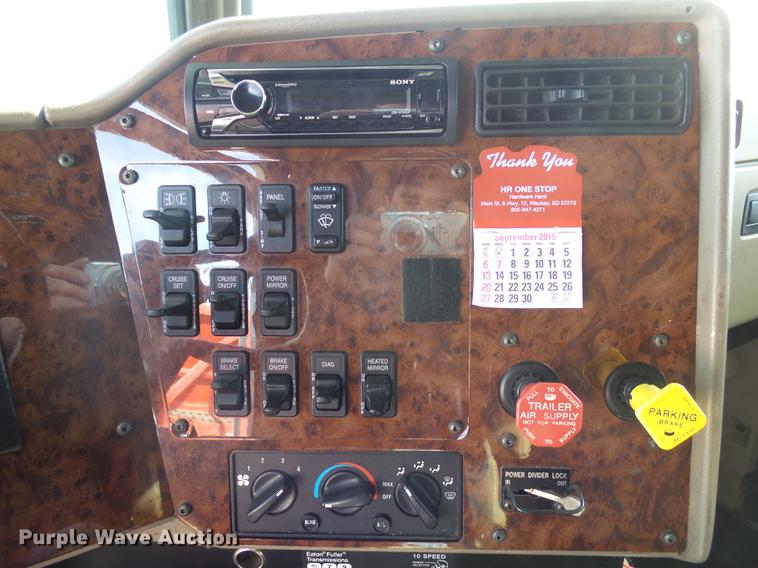 image for item J5400 2006 International 9400i semi truck